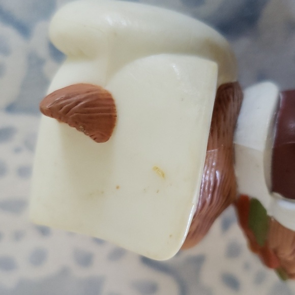 Thanksgiving Salt and Pepper Vintage Hallmark Chipmunks Salt & Pepper - Picture 9 of 12